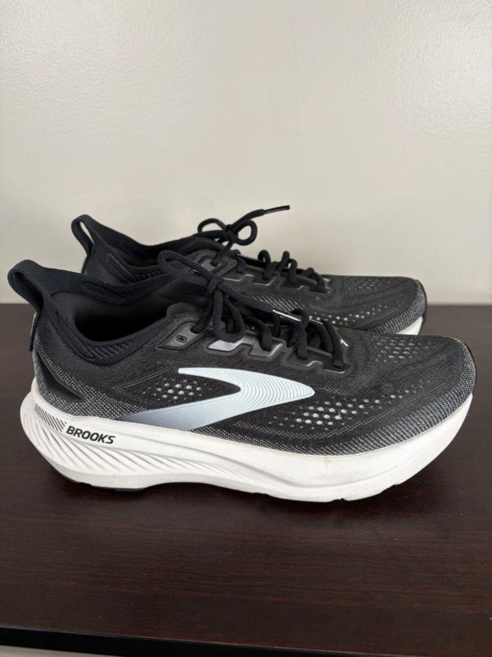 Brooks Glycerin GTS 23 Womens Running Shoes Size 11.5